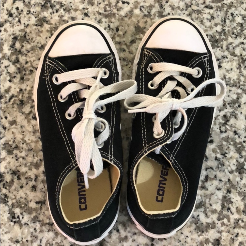 Boys shoes